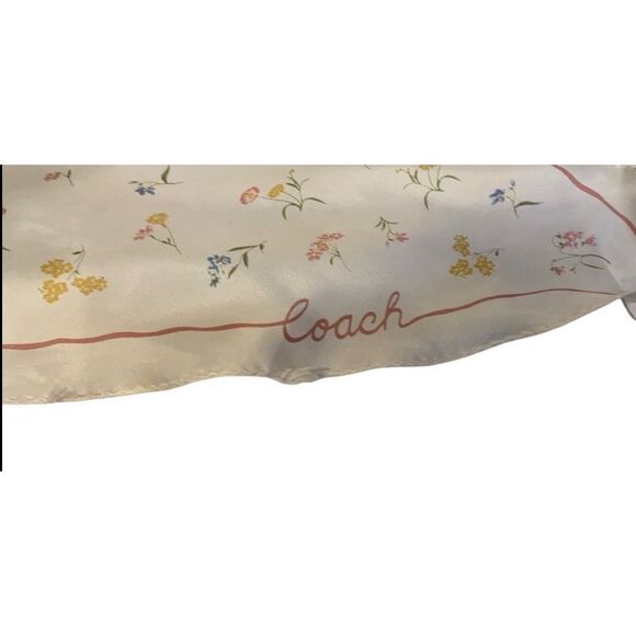 NWT Coach Floral Cluster Diamond Silk Scarf Wild Flower Chalk Vanilla - Picture 6 of 6